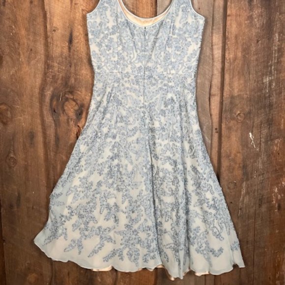 Carmen Marc Valvo Signature Dusty Blue Dress Size 4, (EUC) - Picture 11 of 14